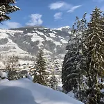 Schoenbacher Hof بيت للعطل
